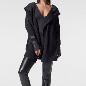 Blanc Noir Maitri Traveler Women's Black Jacket Size L